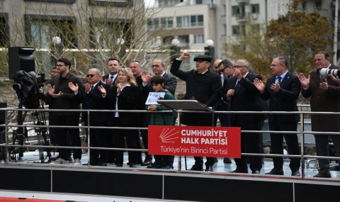 CHP’nin Kuşadası Mitinginde Ömer Günel’in Mektubu Okundu