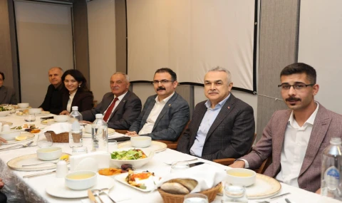 Milletvekili Savaş ve Kaymakam Ateş Sultanhisar İftarında Bir Araya Geldi