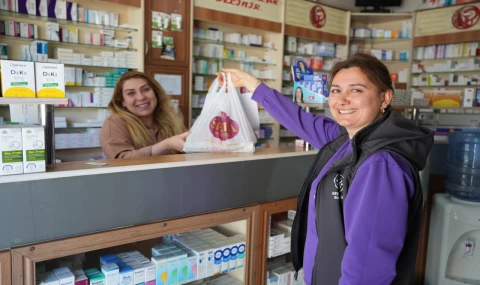Başkan Zencirci, eczane teknisyenlerini unutmadı