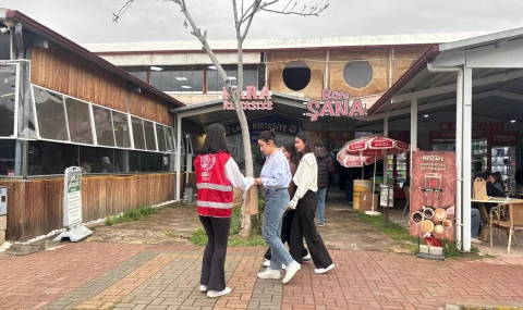 NAZİLLİ’DE CHP GENÇLİK KOLLARI’NDAN ÖĞRENCİLERE “MORAL PAKETİ” DESTEĞİ