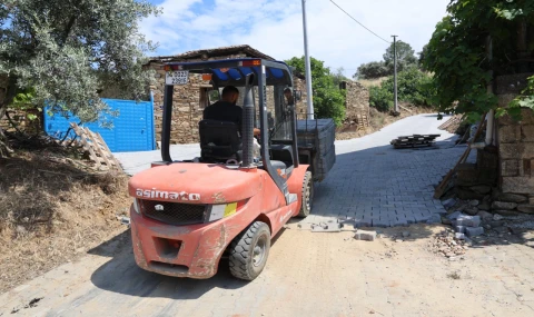 Başkan Tetik müjdeyi verdi:  YAZIRLI’DAKİ TÜM YOLLAR YENİLENİYOR