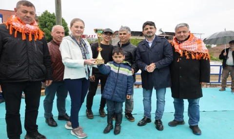 İsabeyli Festivali Rahvan At Yarışlarıyla Sona Erdi: Kupaları Kaymakam Huriye Küpeli Kan Verdi