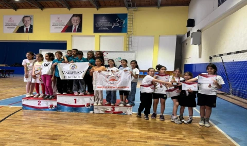 Nazilli Vakıfbank İlkokulu kızları satrançta Aydın şampiyonu oldu