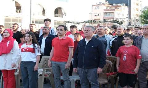 Başkan Erol ve Vatandaşlar Milli Takım İçin Meydanda Buluştu