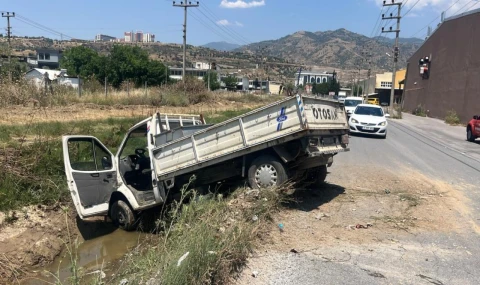 Direksiyon hakimiyetini kaybedince kanala uçtu