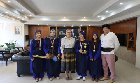 TÜRKİYE İKİNCİSİ ŞAMPİYON TAKIMDAN KAYMAKAM KÜPELİ KAN’A ZİYARET