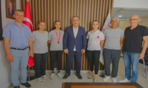 Türkiye üçüncüsü bisikletçi Hena Aydın'a döndü