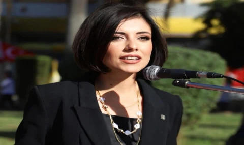 Aslı Ökmen’den Özgür Özel’e destek: “Sen neredeysen biz oradayız”