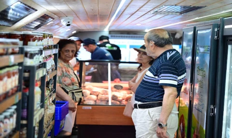 AYDIN BÜYÜKŞEHİR BELEDİYESİ MOBİL HALK EGE ET'E KUŞADASI'NDA YOĞUN İLGİ