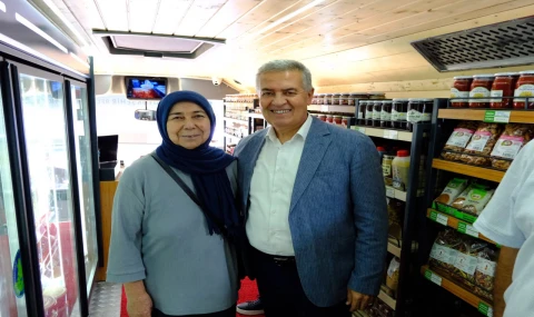 Başkan Erol, Mobil Ege Et Satış Noktasını Ziyaret Etti