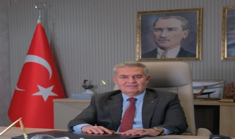 Başkan Erol'dan 15 Temmuz mesajı: "Bu vatan, bayrağı uğruna gül gibi solanlarındır"