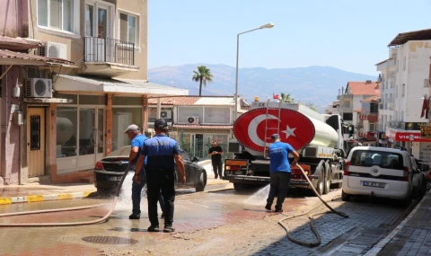 Bozdoğan'da doğalgaz çalışması sonrası yollarda temizlik çalışması