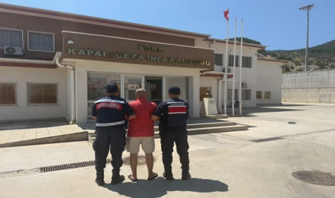 Hırsızlık suçundan aranan şahıs Kuşadası'nda yakalandı