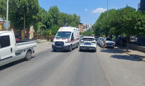 Motosiklet ile kamyonet çarpıştı: 2 yaralı