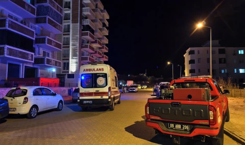 Nazilli’de Balkona Çıkan Genç, Polis Ekiplerince İkna Edildi