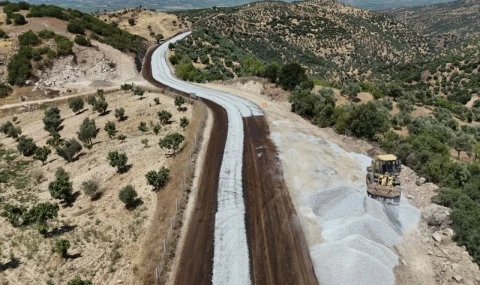 Yenipazar'da Mestanlar yolu genişliyor, asfalt çalışmaları sürüyor