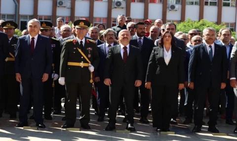 Başkan Çerçioğlu, Aydın Valiliği’ndeki 30 Ağustos törenine katıldı