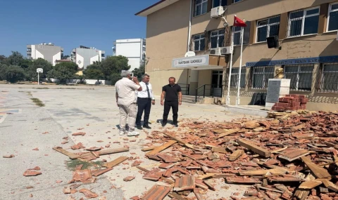 Söke'de okulun çatısı yenileniyor