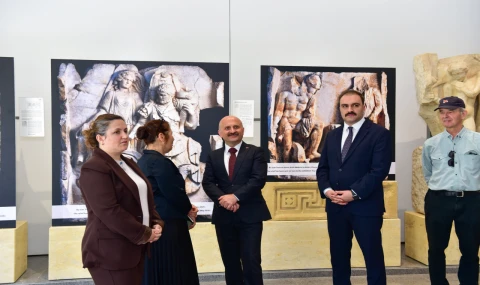 Ziyarete açılan müzenin ilk misafiri Vali Varol oldu