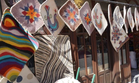 Ata yadigarı keçe sanatında dördüncü kuşak tezgah başında