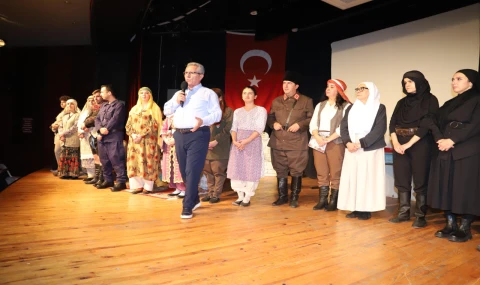NAZİLLİ’DE “ABİDE-İ AŞK” TİYATRO OYUNU SAHNELENDİ
