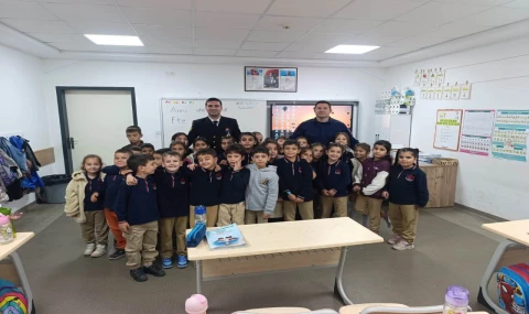 Sahil Güvenlik ekipleri öğrencilerle bir araya geldi