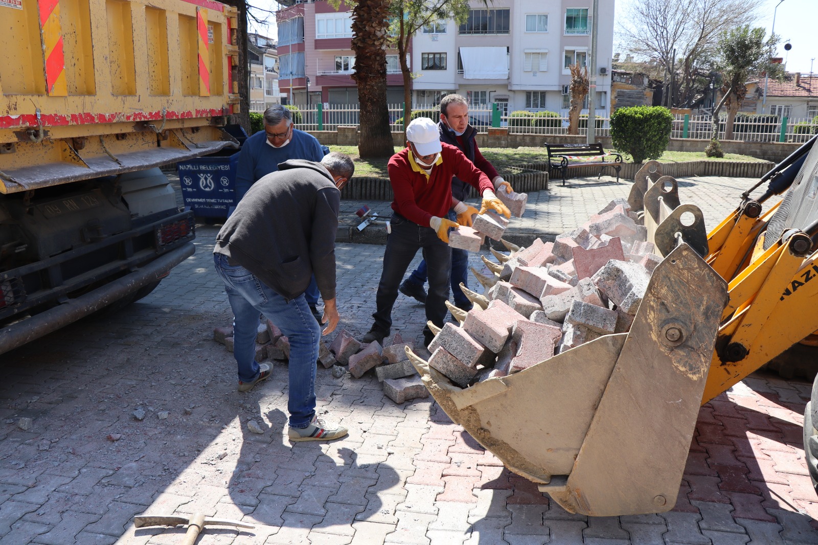 Nazilli Belediyesi saha çalışmalarına devam ediyor