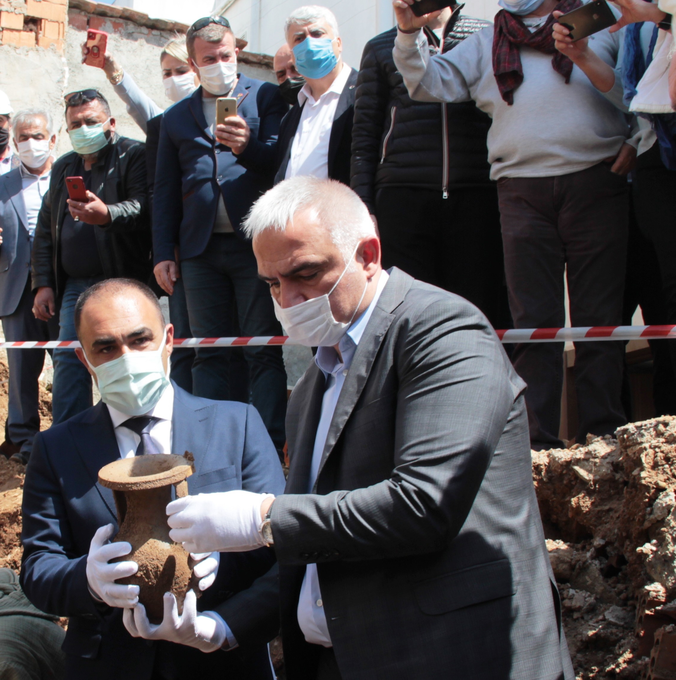 2400 yıl sonra lahit mezar gün yüzüne çıktı